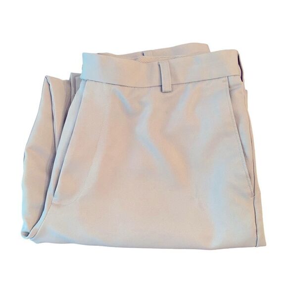 Izod Golf Light Gray Performance Flat Front Pants Sz 34/32 - Picture 2 of 7